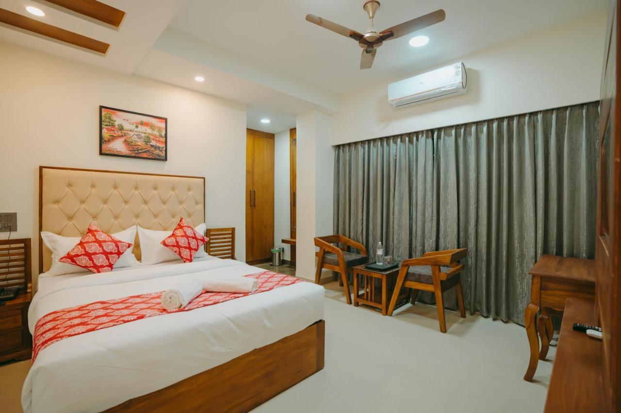Hotel Saavees Residency Bangalore Exterior foto