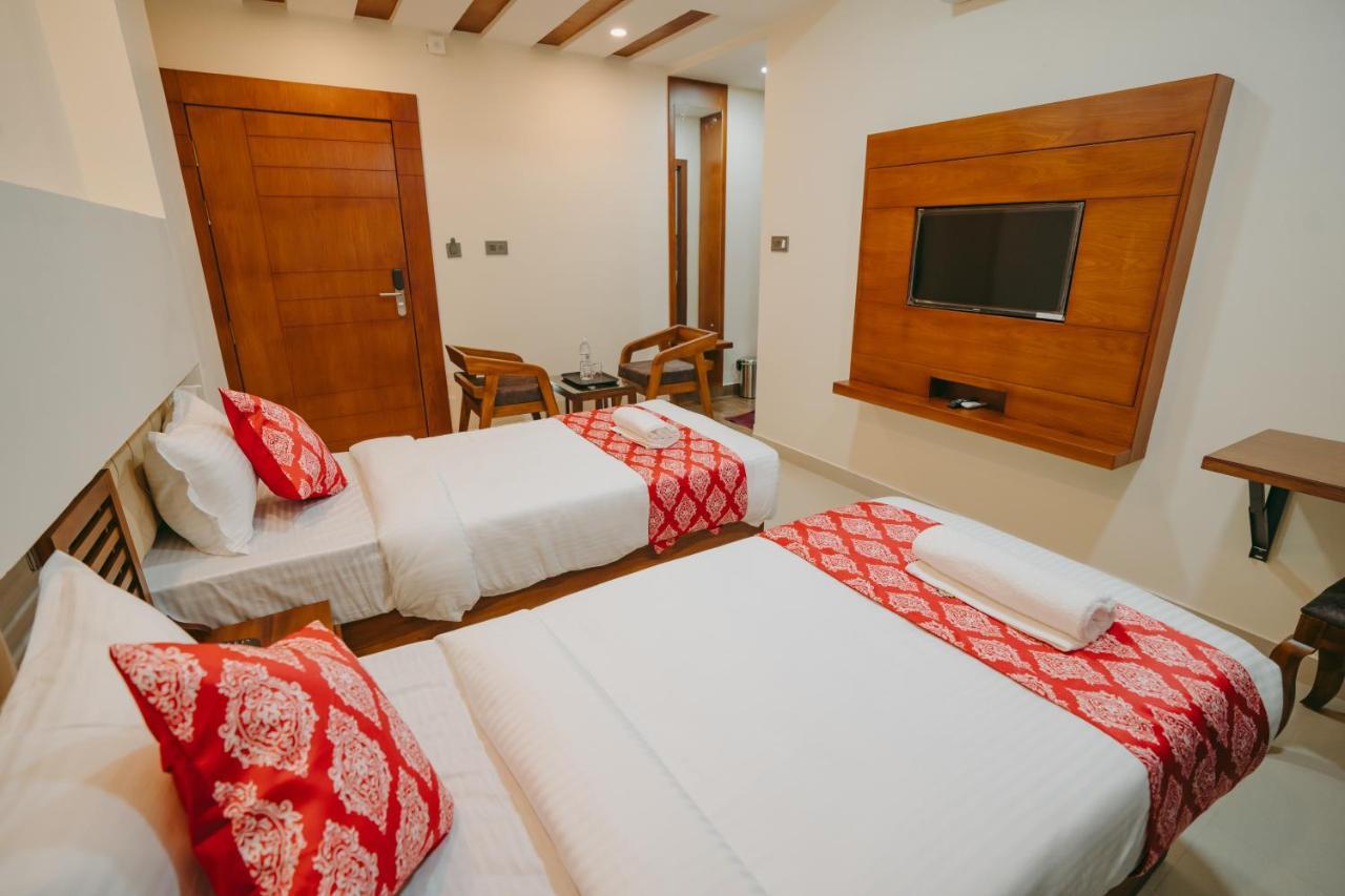 Hotel Saavees Residency Bangalore Exterior foto