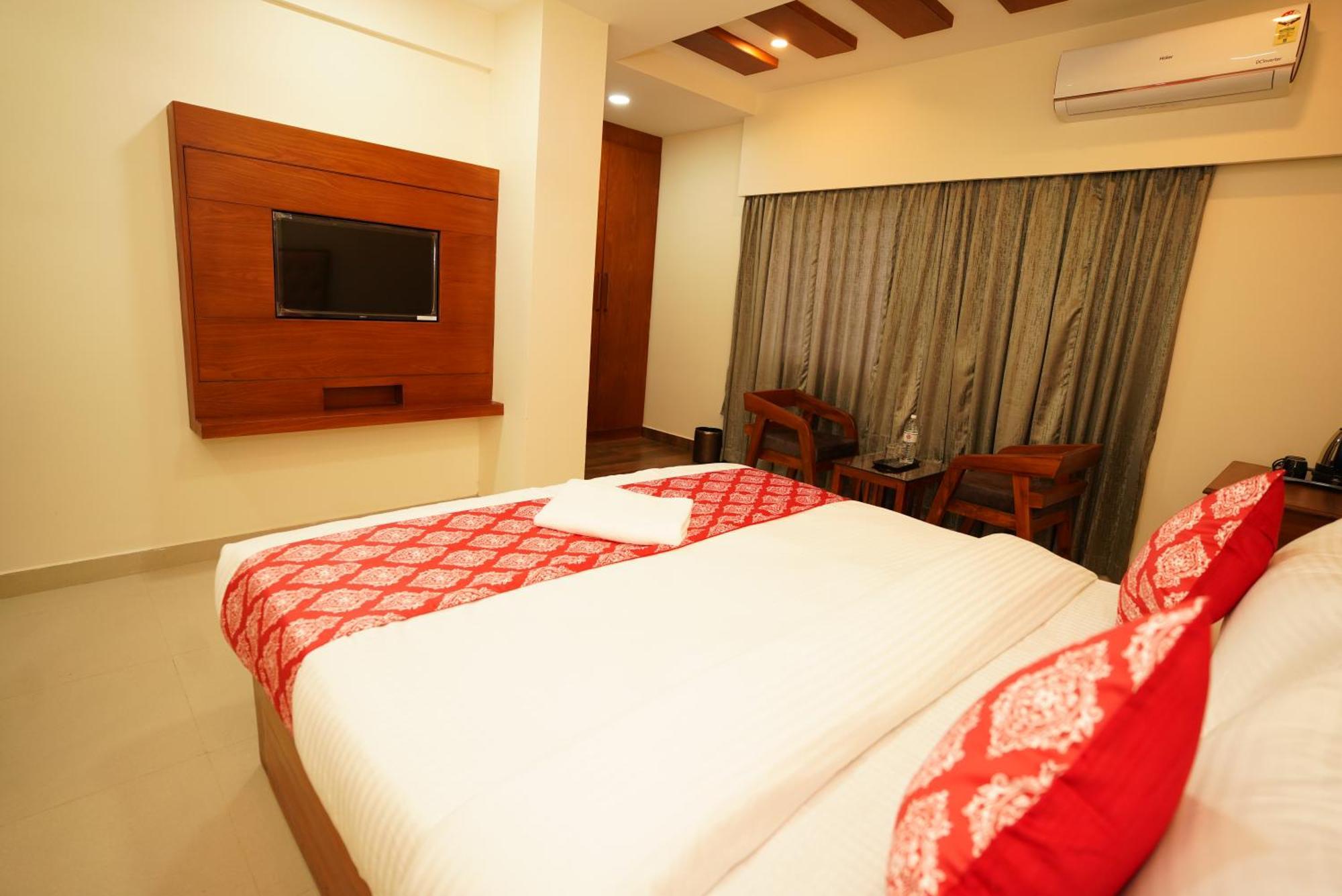 Hotel Saavees Residency Bangalore Exterior foto